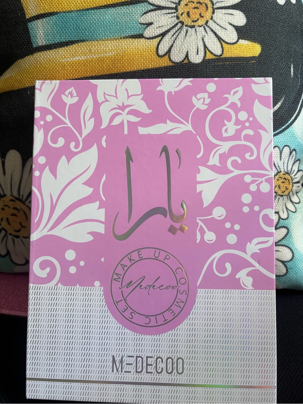 Medecoo Pink Floral Makeup Set Packaging